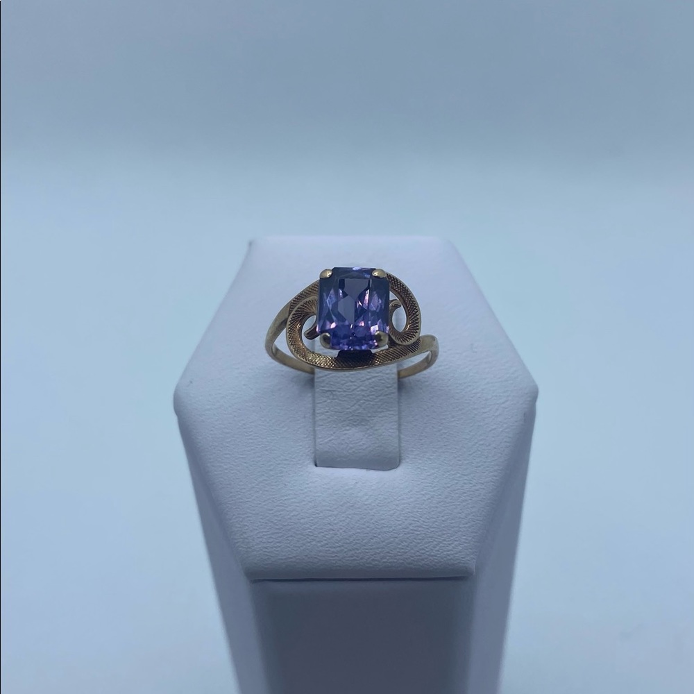 10k amethyst ring - Picture 3 of 12